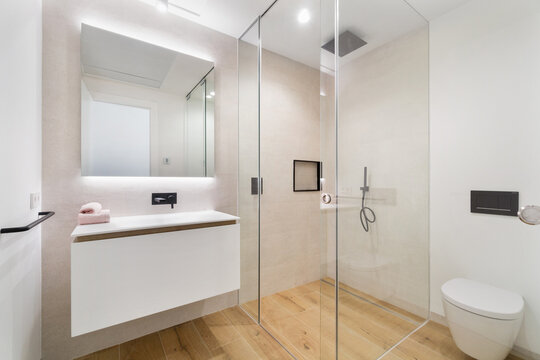 Modern Mediterranean villa bathroom with elegant decor