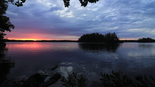 See in Schweden bei Sonnenaufgang Video.
