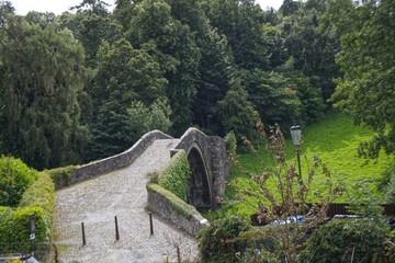 851_2996