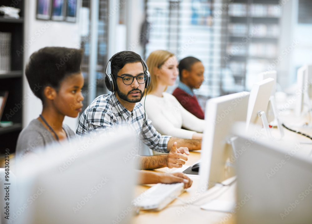 Fototapete people, education and computer lab in university with scholarship, project and deadline in it course