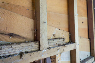 解体される老朽化した建物