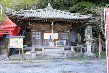 A Japanese temple : a scene of the precincts of Kimii-dera Temple in Walayama City in Wakayama Prefecture