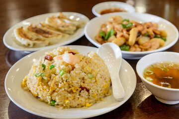 中華料理、町中華、チャーハン、ギョウザ、鶏肉とカシューナッツの炒め