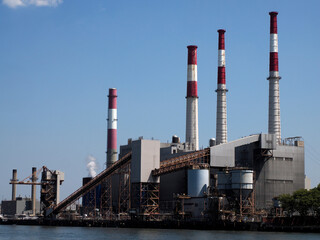 Obraz premium Ravenswood generating station new york city queens view from Roosvelt island