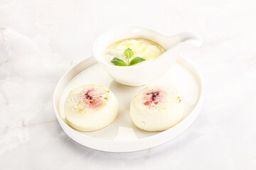 Curd pancakes with sour cream