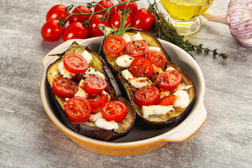 Baked eggplant with cheese and tomato