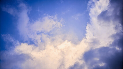 Obraz premium Blue sky with white clouds perfect for backgrounds, nature concepts, weather forecasts, travel brochures, and outdoorthemed designs. Sky and clouds 