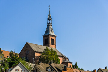 Fototapeta premium Laufenburg, Laufenburg Baden, Altstadt, Heilig Geist, Kirche, Laufenbrücke, Rhein, Rheinuferweg, Altstadthäuser, Sommer, Sommertag, Baden-Württemberg, Deutschland