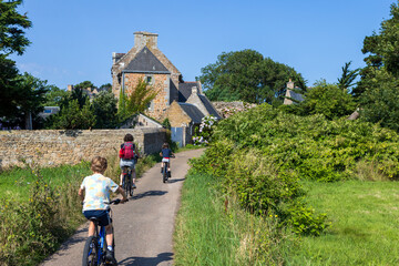 Biking Ile de Br&eacute;hat, Britany, France