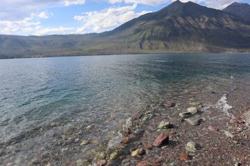 Fototapeta premium Scenic view of Lake McDonald in Glacier National Park, Montana, with clear waters
