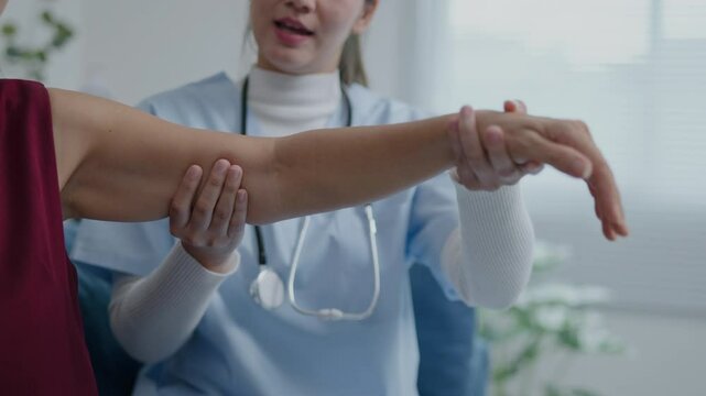 Patient had wrist and arm pain Myasthenia Gravis does physical therapy and physiotherapist doctor  advise posture treatment. 