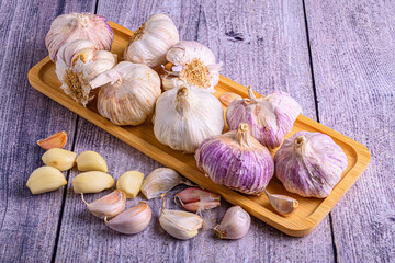 Small Wooden Tray with Garlic