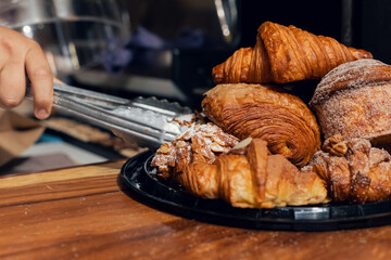 Pan en un mostrador de una cafeteria Mexicana
