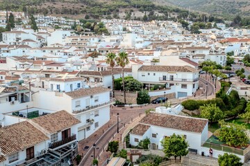 Obraz premium benalmadena old village architecture during dusk hour, up view 