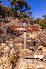 placa de informação turística na cidade de Alto Caparaó, Estado de Minas Gerais, Brasil