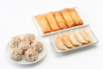 春巻きと餃子とシュウマイの点心のセットメニュー