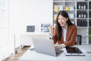 woman happiness plans for financial success by integrating budget and marketing strategies to...