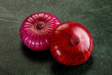 Purple raw onion for cooking