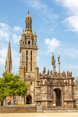Église Saint-Germain de Pleyben, construite entre le XVe et le XVIIe siècle, faisant partie de...