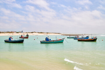 Fototapeta premium Eine Reise durch Südafrika. Am Fischerreihafen von Kap Agulhas.