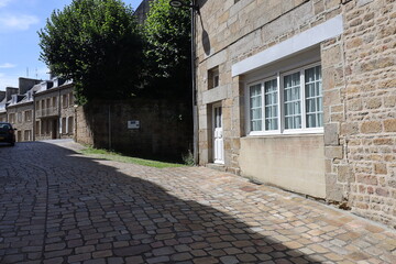 Obraz premium Rue typique, ville de Avranches, département de la Manche, France