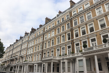 Viktorianische Altbaufassaden in Kensington, London