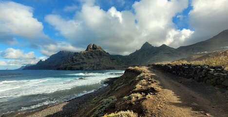 Los Dos Hermanos in Tenerife