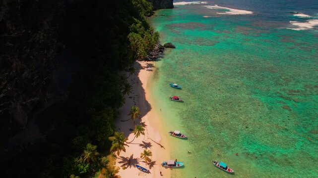 Playa fronton samana republica dominicana