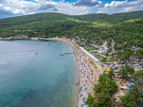 G&ouml;k&ccedil;etepe Nature Park, located on the shores of the Saros Gulf, is a favorite among those who enjoy camping and caravanning with its beaches nestled within forests