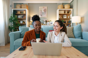 Entrepreneurial Duo Manages Online Venture from Home