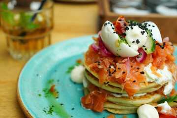 Smoked salmon pancakes with crème fraîche