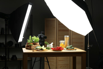 Shooting food in photo studio with professional lighting equipment © New Africa