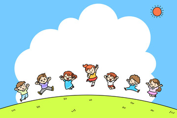 子供　ジャンプ　外　楽しい　コピースペース