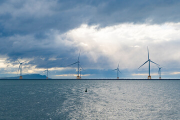 洋上風力発電の風景（石狩湾新港）