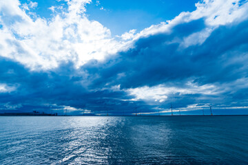 洋上風力発電の風景（石狩湾新港）