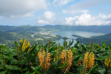 Die zwei Seen oberhalb von Sete cidades als Kraterseen auf der Insel Sao Miguel © Markus Kammermann