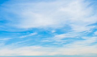 Obraz premium cloudy sky, atmosphere, sunligt, natural blue background