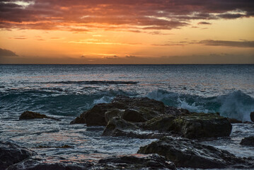 Obraz premium Beautiful sunset over the ocean