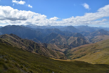Fototapeta premium Hiking up the beautiful Ben Lomond mountain outside of Queenstown, New Zealand