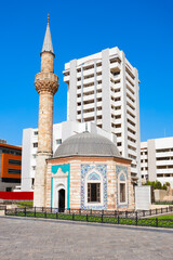 Fototapeta premium Konak Mosque in Izmir city in Turkey