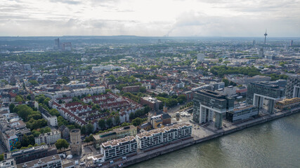 Obraz premium Aerial view of the Rhein River, with the Cologne Cathedral in the background, Germany