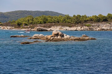 Fototapeta premium view of the sea and blue lagoon from the sea in Diaporos Island, Sithonia - Greece
