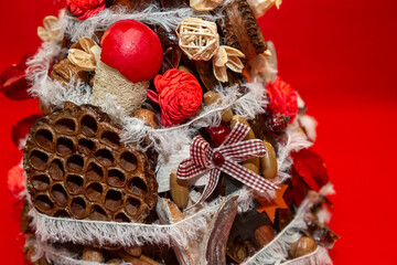 Christmas crown - handmade ornaments with raw materials