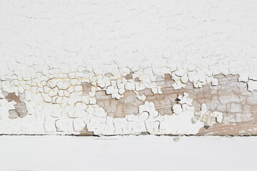 剥がれた白い塗装