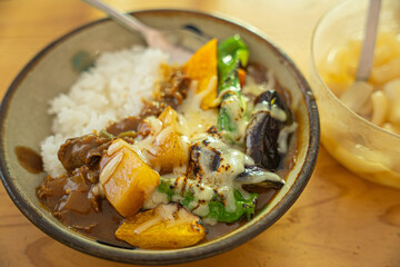 野菜を乗せた使ったカレーライス