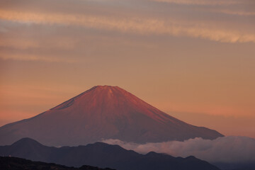 朝焼けの富士山