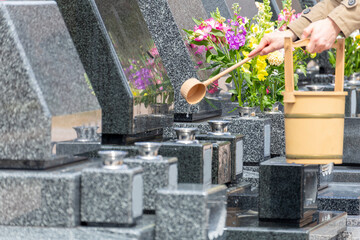 お墓参りのイメージ