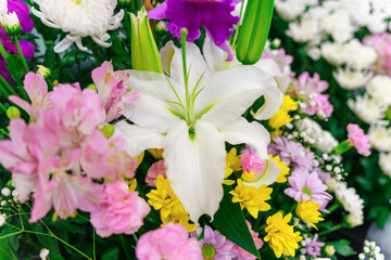 日本の葬式の供花