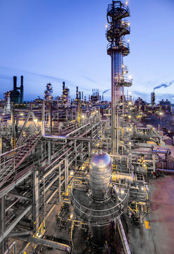 Oil refinery in Northern California
