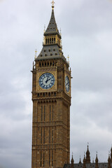 Big Ben, large clock bell located on the north-west side of the Palace of Westminster, the seat of the Parliament of the United Kingdom, in London.